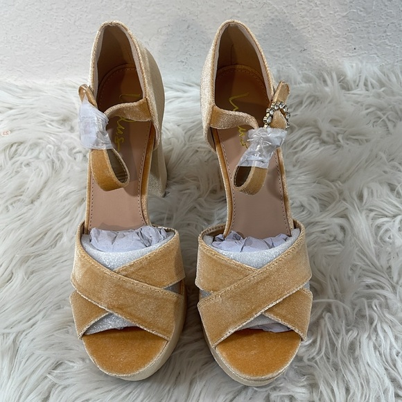 LULUS Crushest Champagne Velvet Rhinestone Ankle Strap Chunky Heels Size 10 NEW - Picture 3 of 15